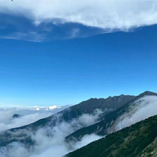 蔚蓝星空✧*｡٩(ˊᗜˋ*)و✧*｡