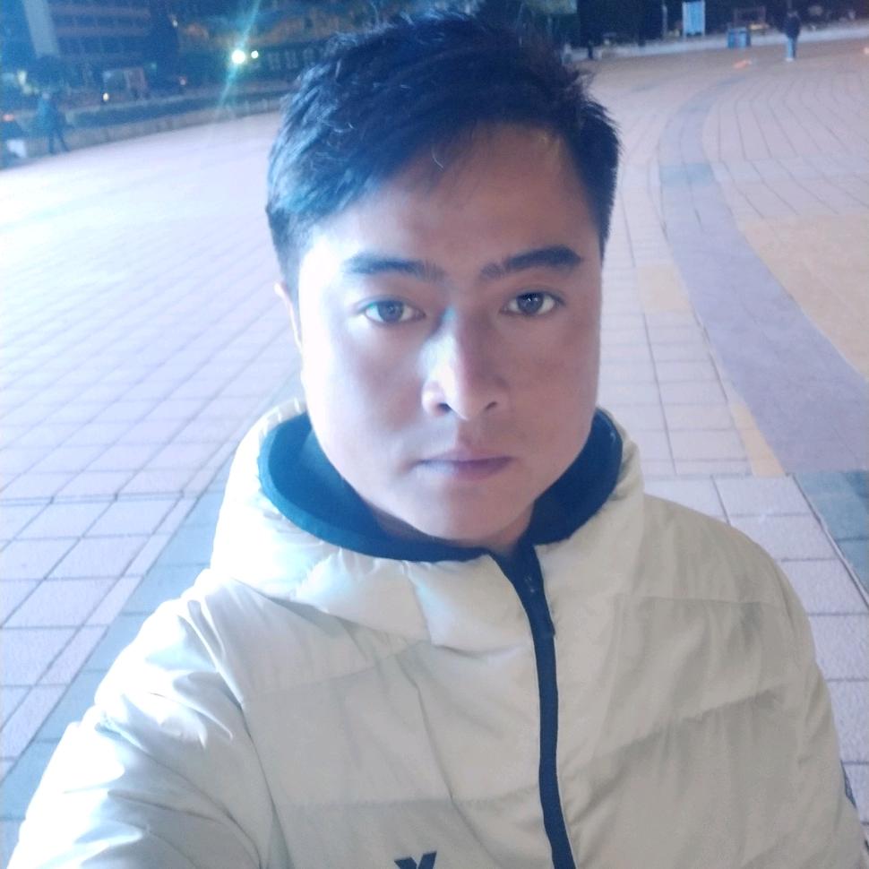 李斌《世》