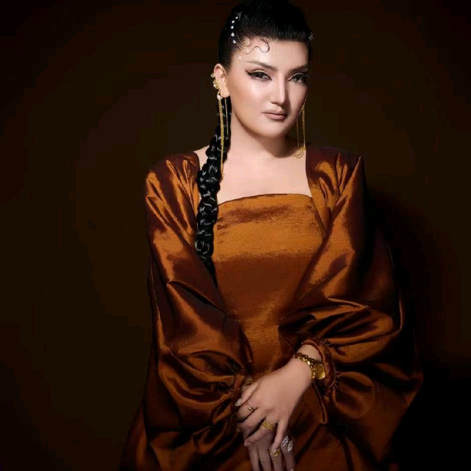 女性智慧课堂导师阿瓦妮萨