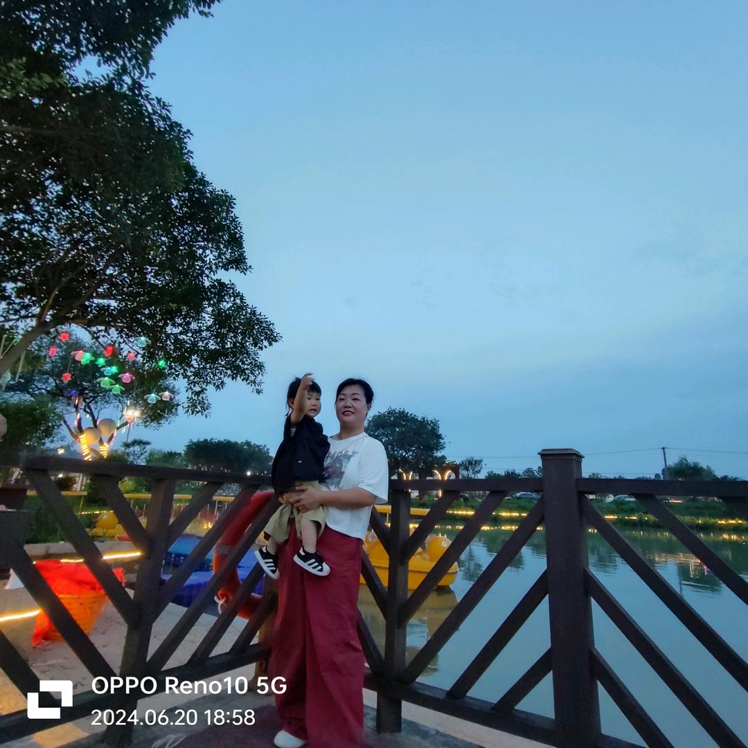 ℋღ᭄笑着🍒退场💞࿐