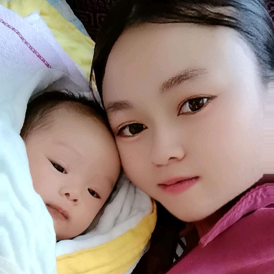 小灿灿妈妈香香