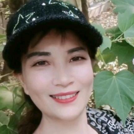 芳华流不住，岁月已白头，余生幸福晚年安好