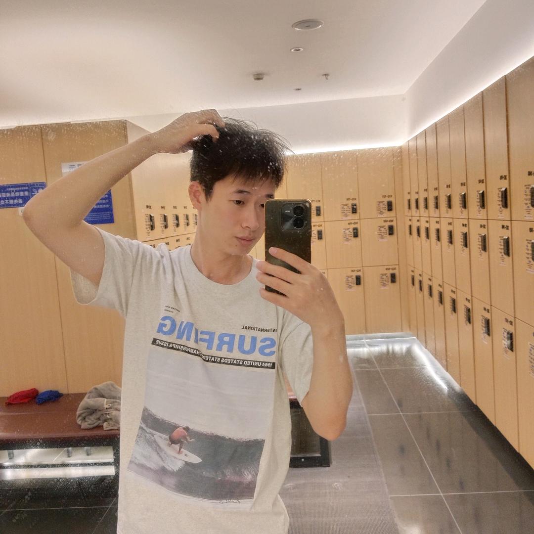 王溪星球游泳馆教练|贺