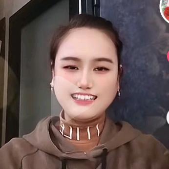 浅浅一笑