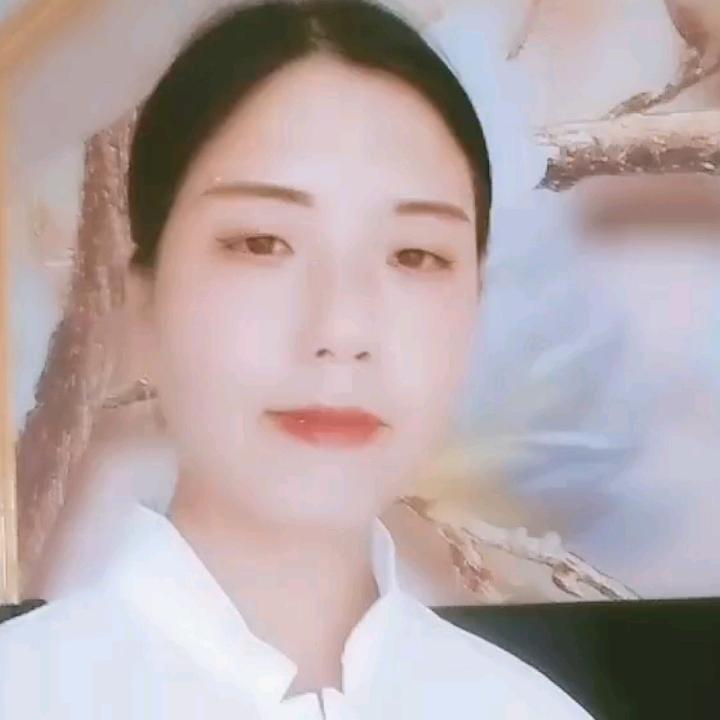 酒杯🍸敲钢琴    晓晓💝