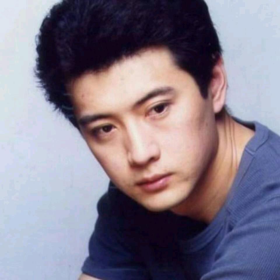 往事随风，爱恨随意。