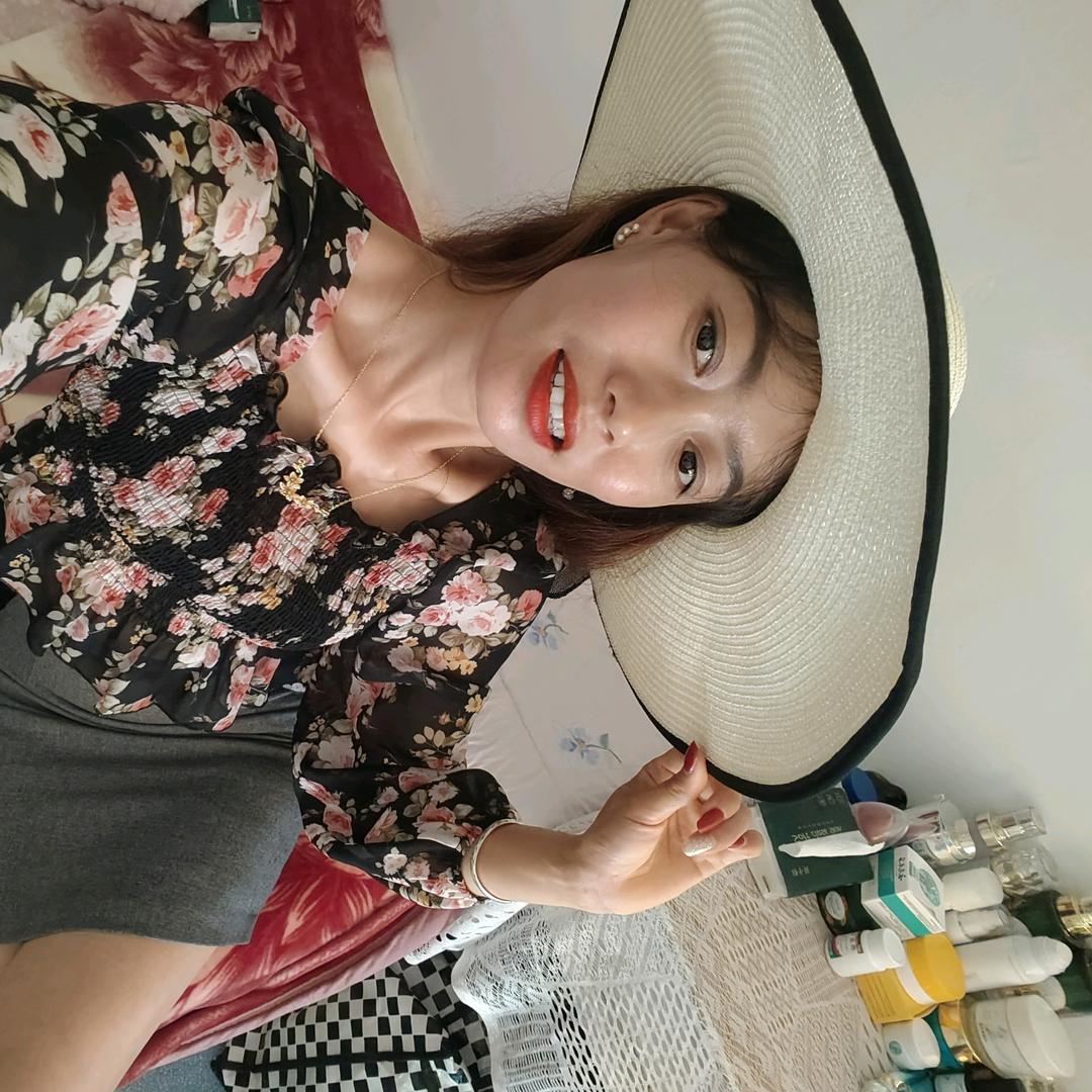会笑的小女孩