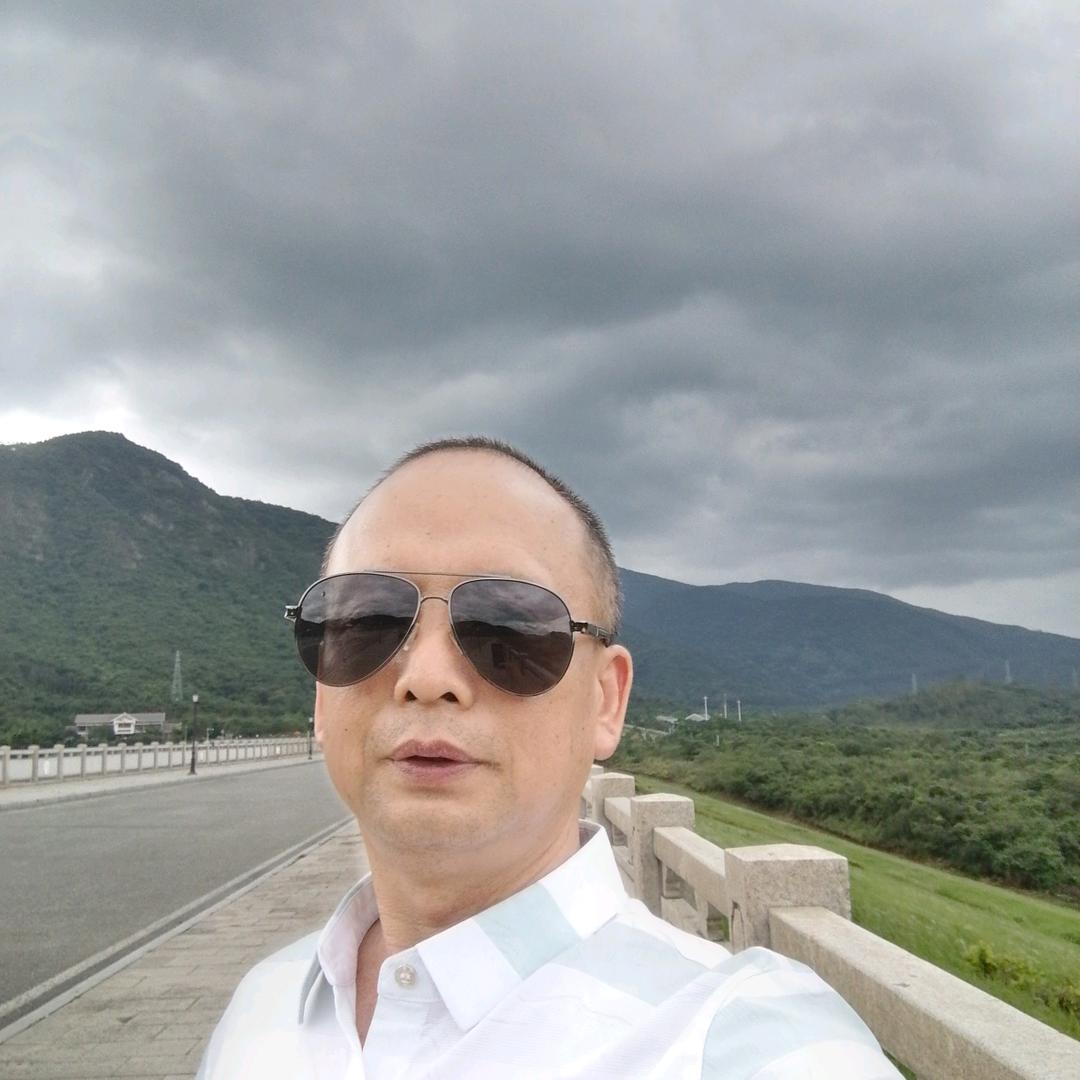 读万卷书，行万里路