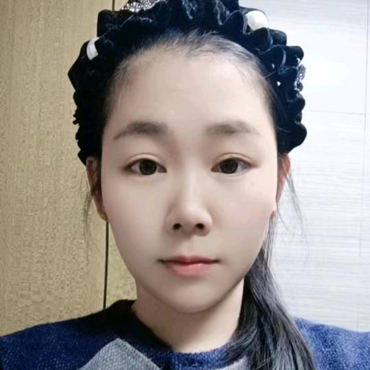 咫尺天涯共此时