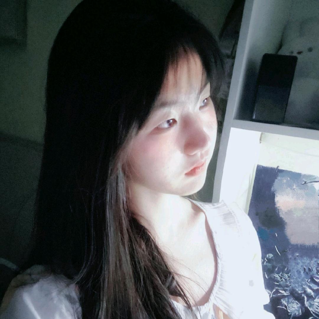 萘曦