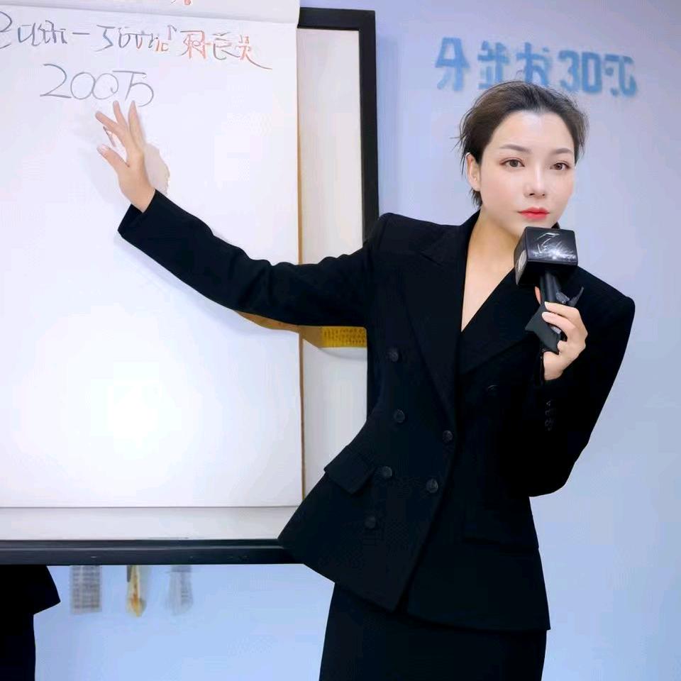 法伯丽龙儿在昆明