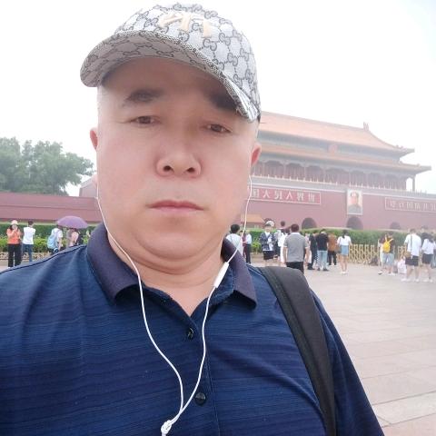 已离过婚的小老头