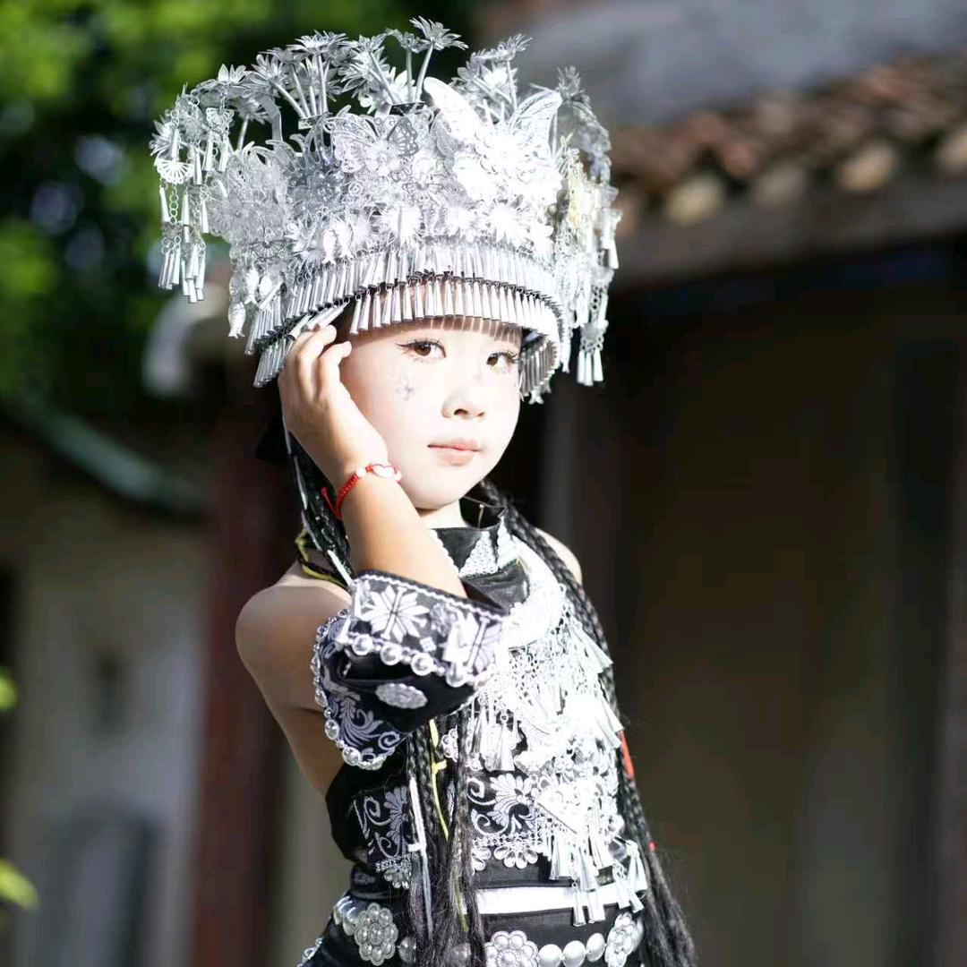 我喜欢苗族但是我不是苗族人❤头像