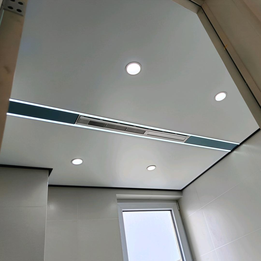 坐最后一排的同学