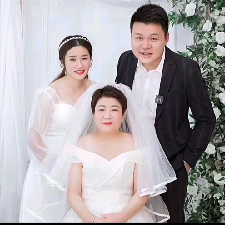 川味小夫妻的日常号