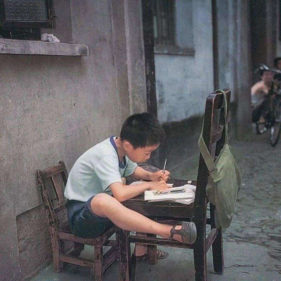 极个别同志