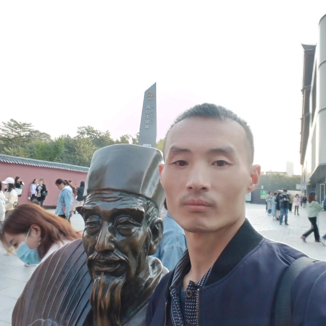 勇哥:专业粉楼梯