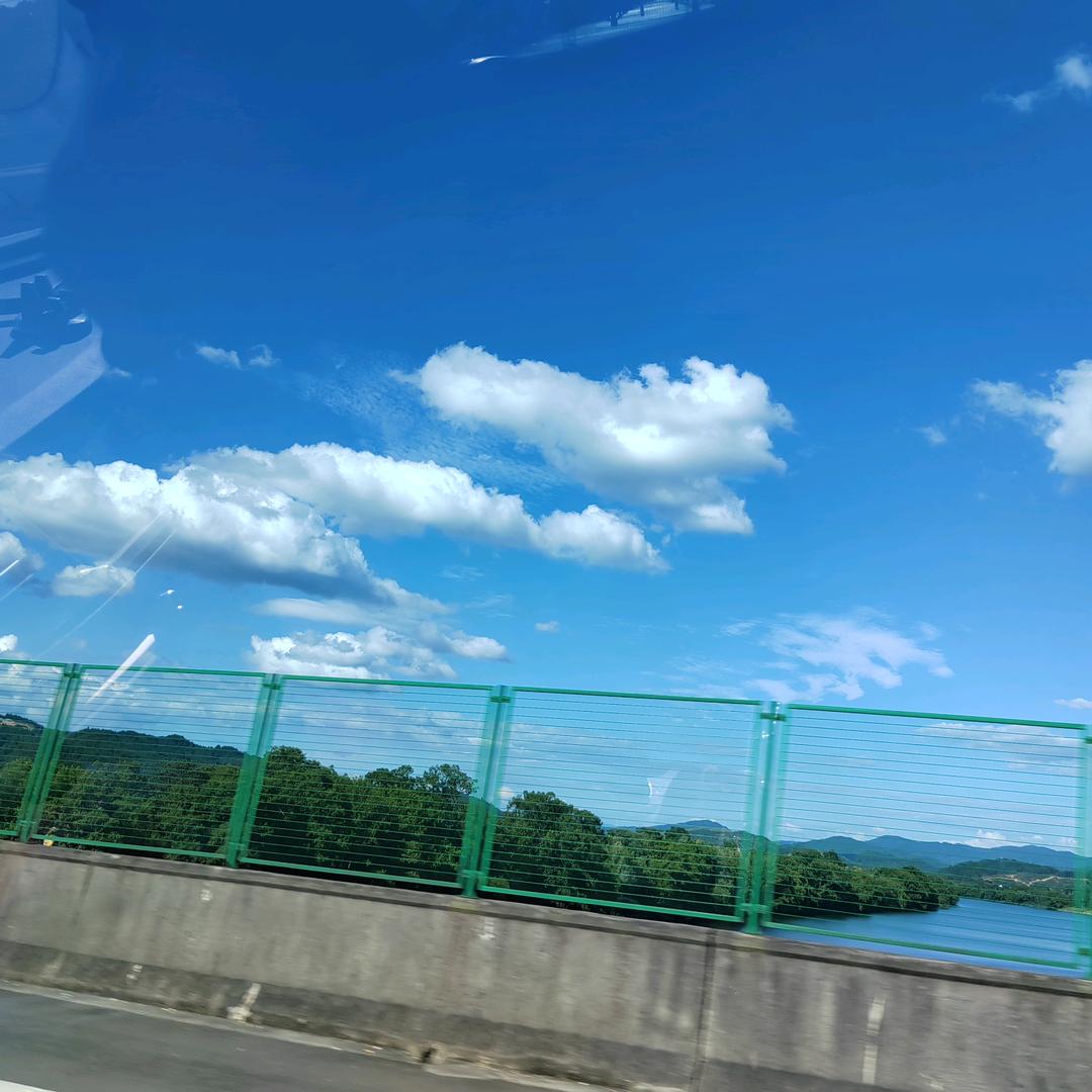 @余生随心🦋