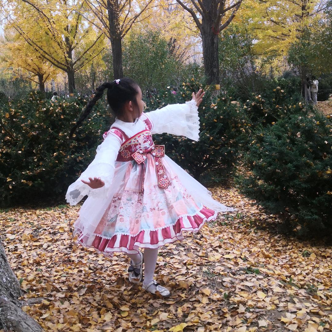 高第街出走的梧桐树