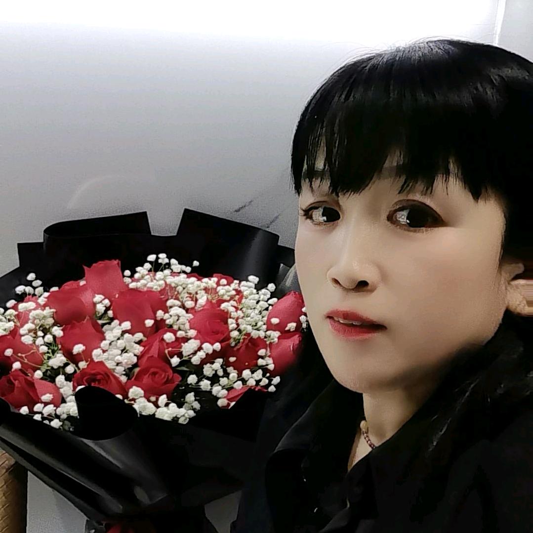 慕思寝具田花丽