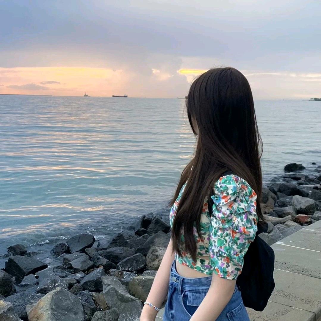 佳佳今天又穿啥