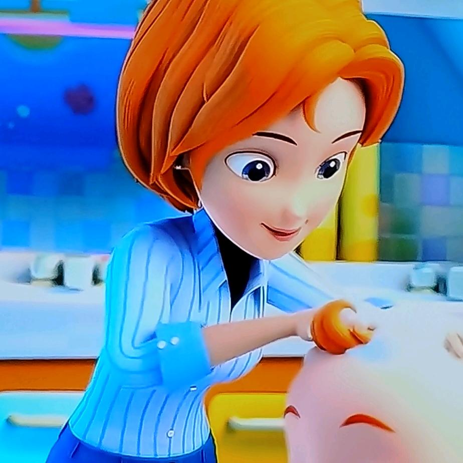 60岁的人，正在侯车了