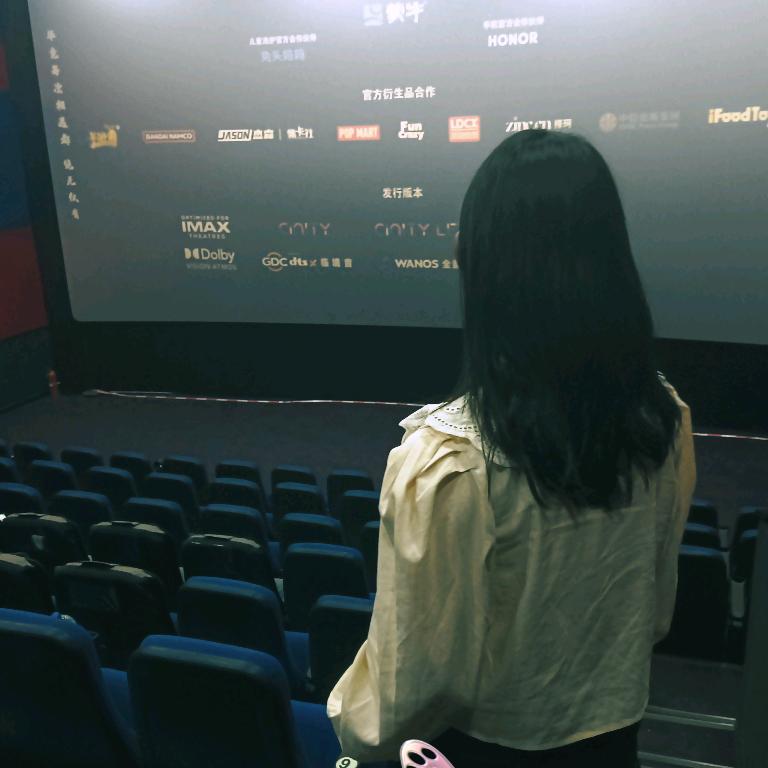 扶老奶奶闯红灯