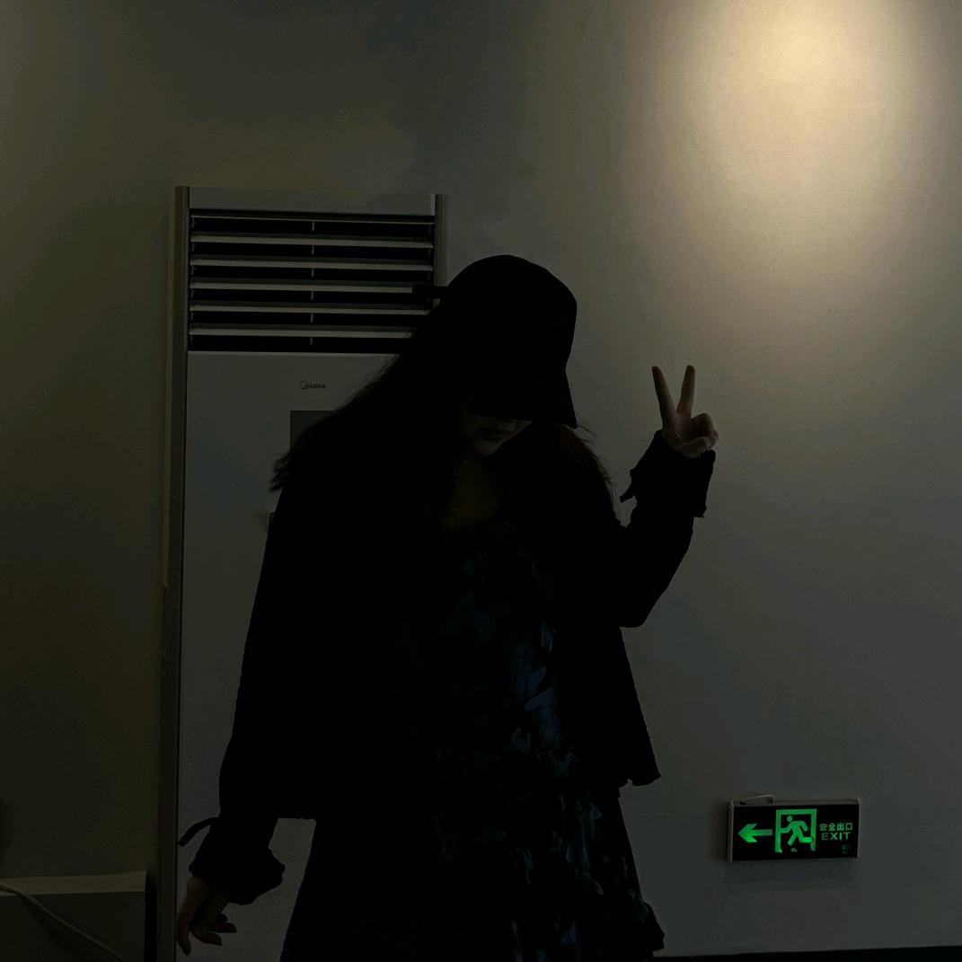 L H