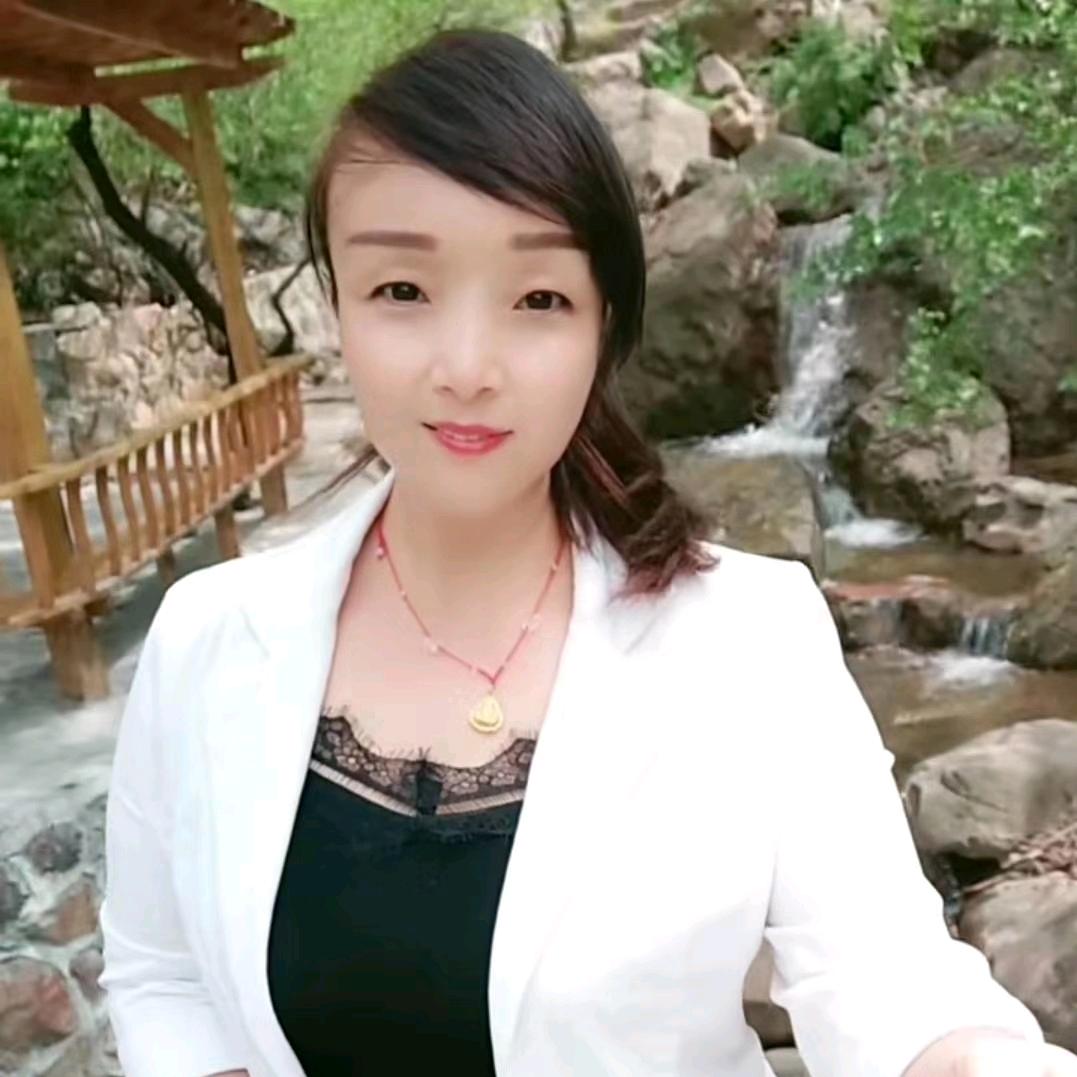 依依