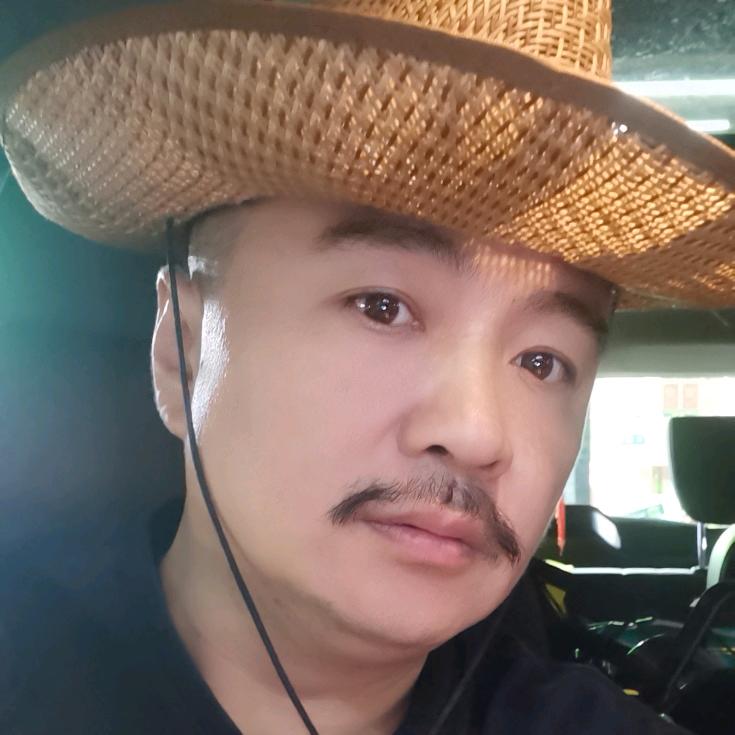 听泉读月