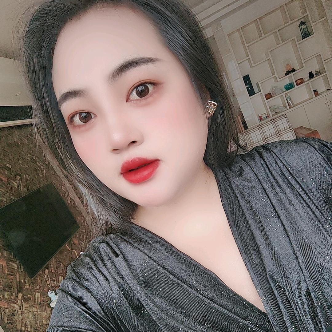 雅莉（女老板娘）