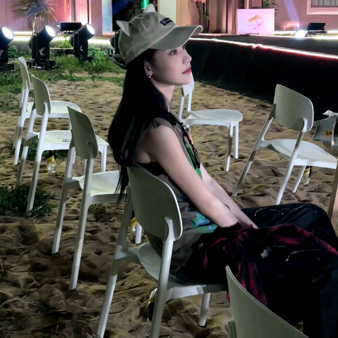 哼哼不会写情书each