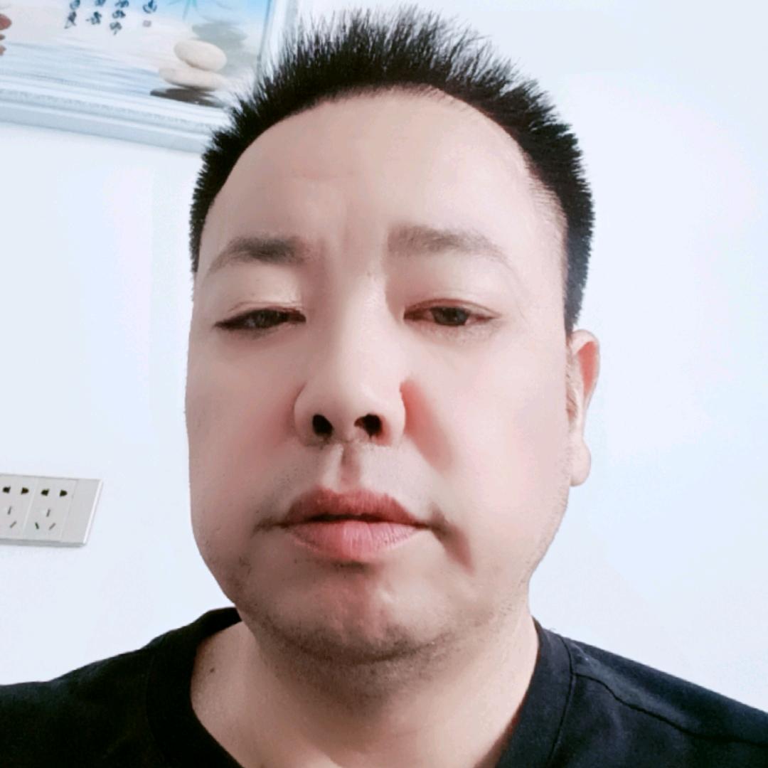 骑着狗子追摩托