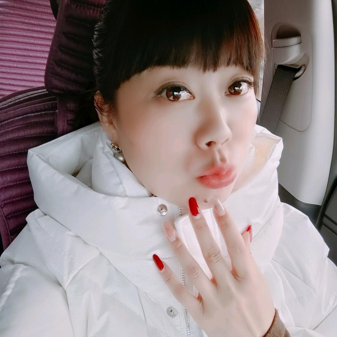 英子