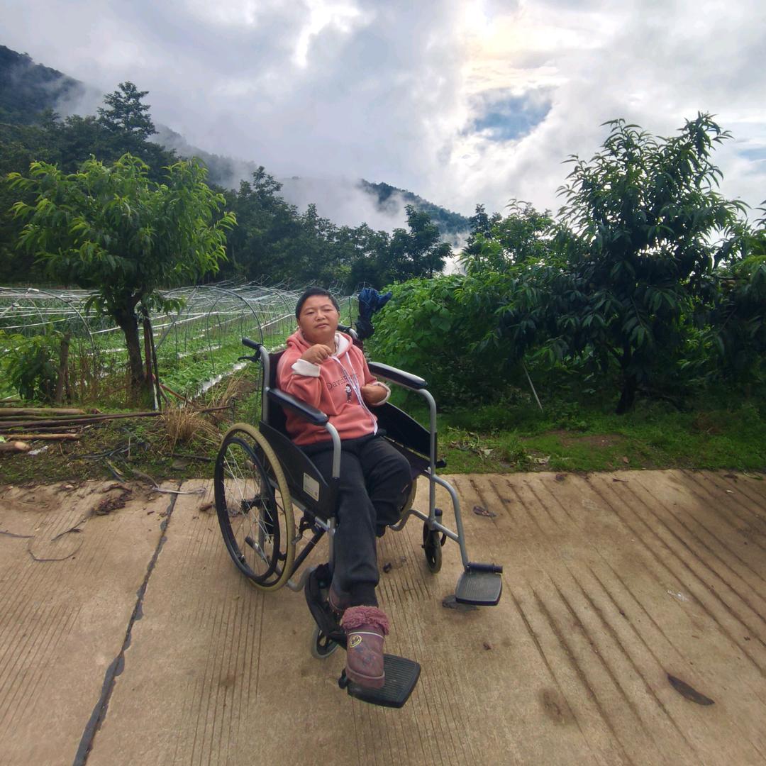 想学走路的啊珍（先天脑瘫）