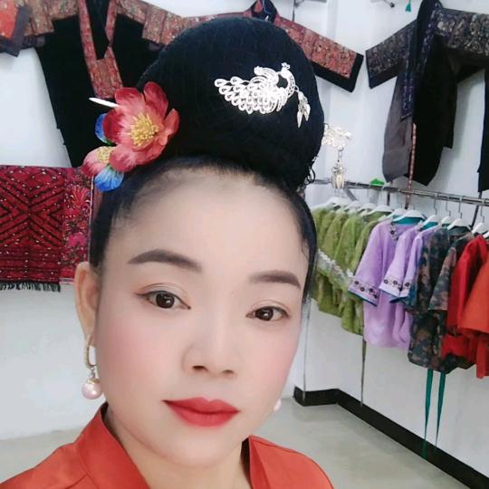 杉杉苗衣刺绣加工店