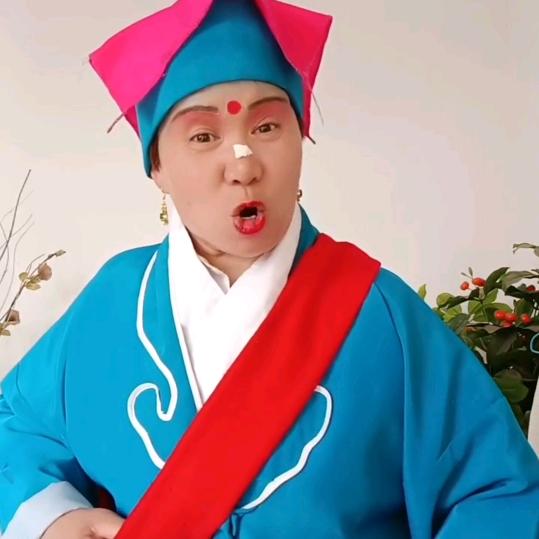 贾粉（女老包）