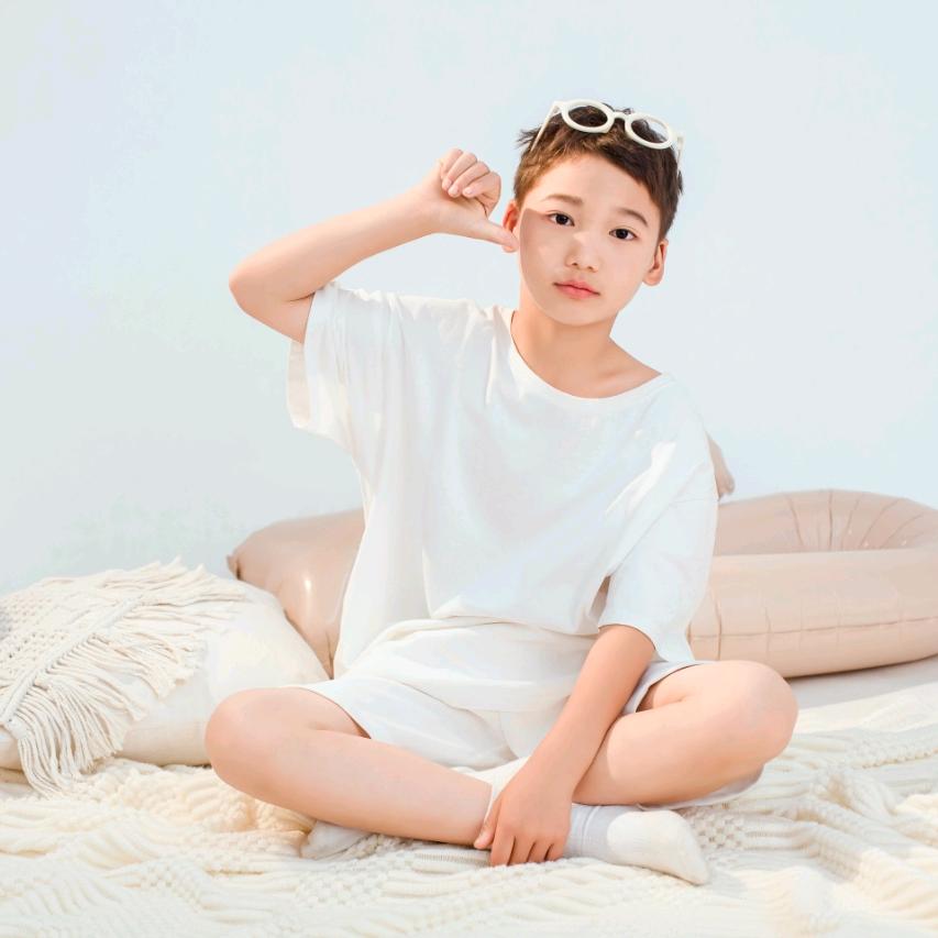 星空下的(ฅ>ω<*ฅ)☞吻^O^