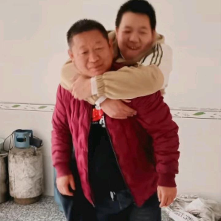 搞笑父子（橱窗）