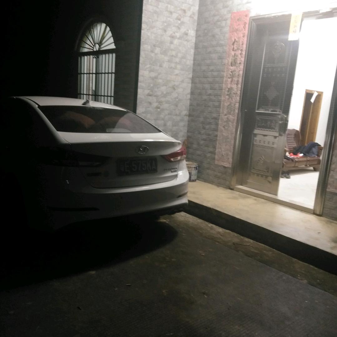 梁彬