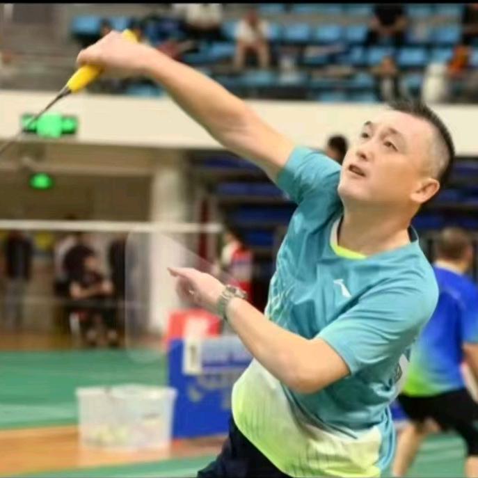 非凡羽毛球陈教练