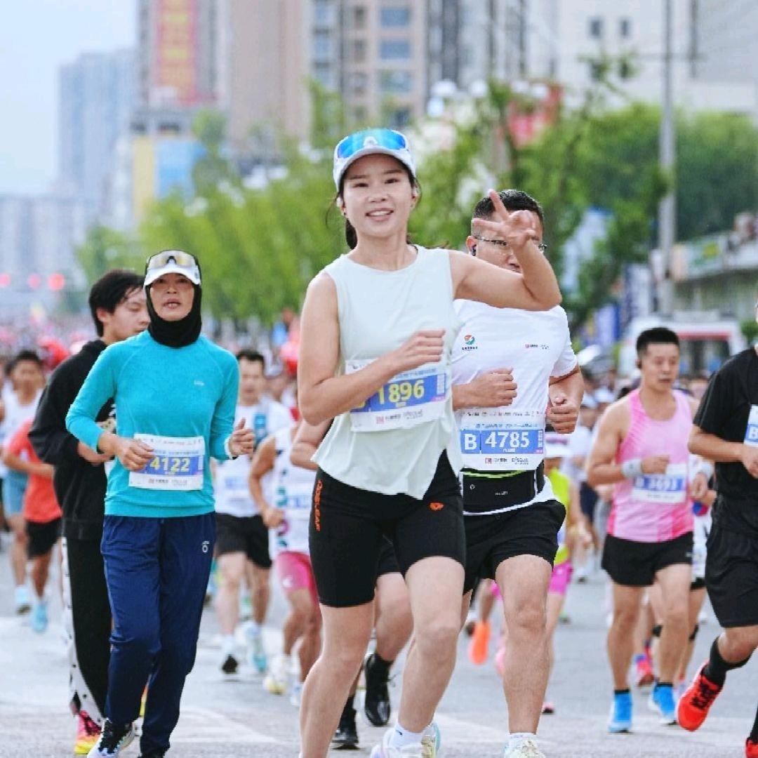 小爱跑不快