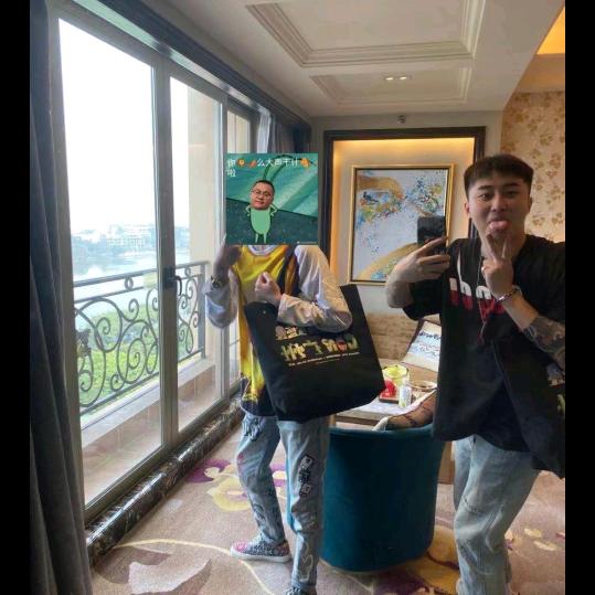 河河酱。