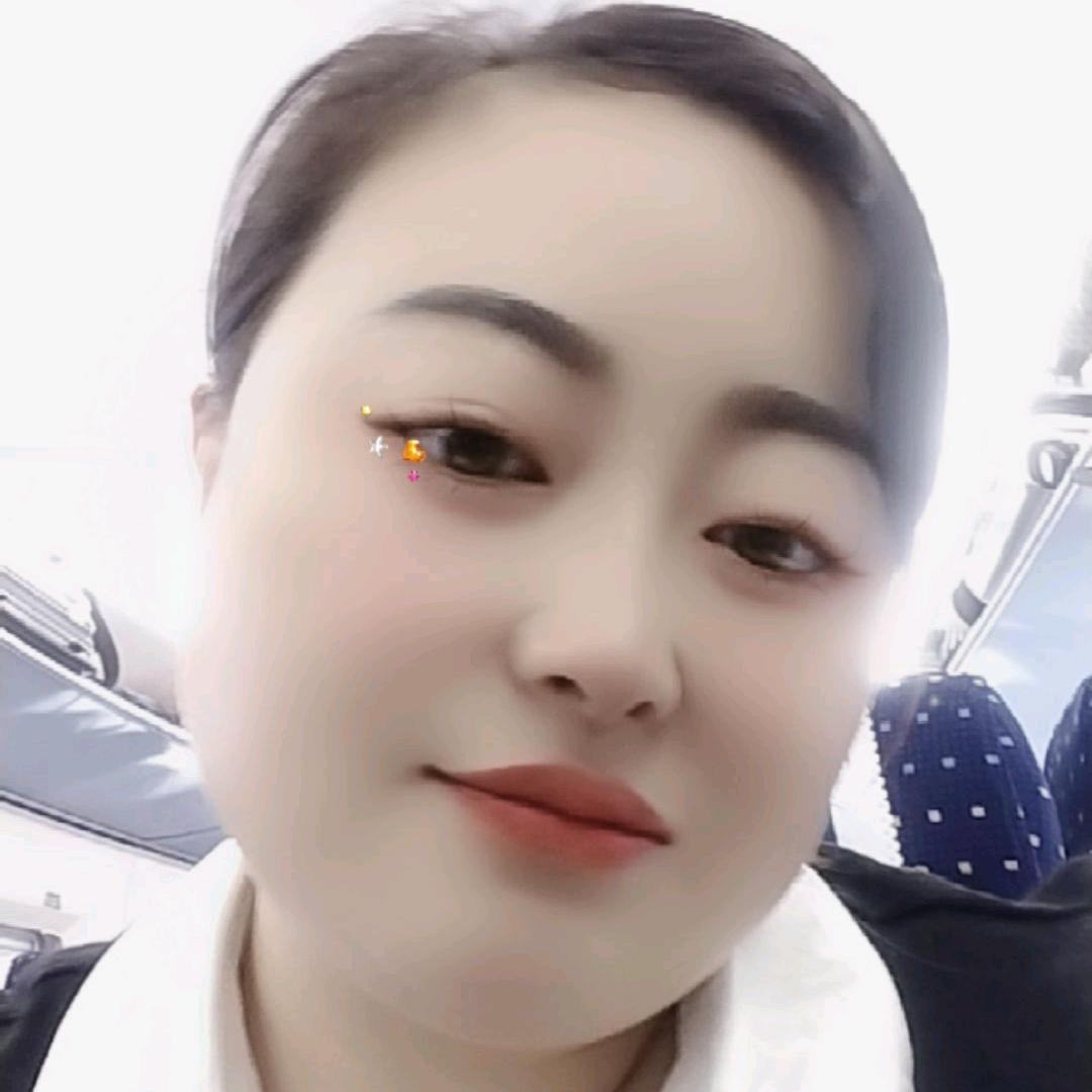 风马莉影（风与马的动感，莉花的柔美）