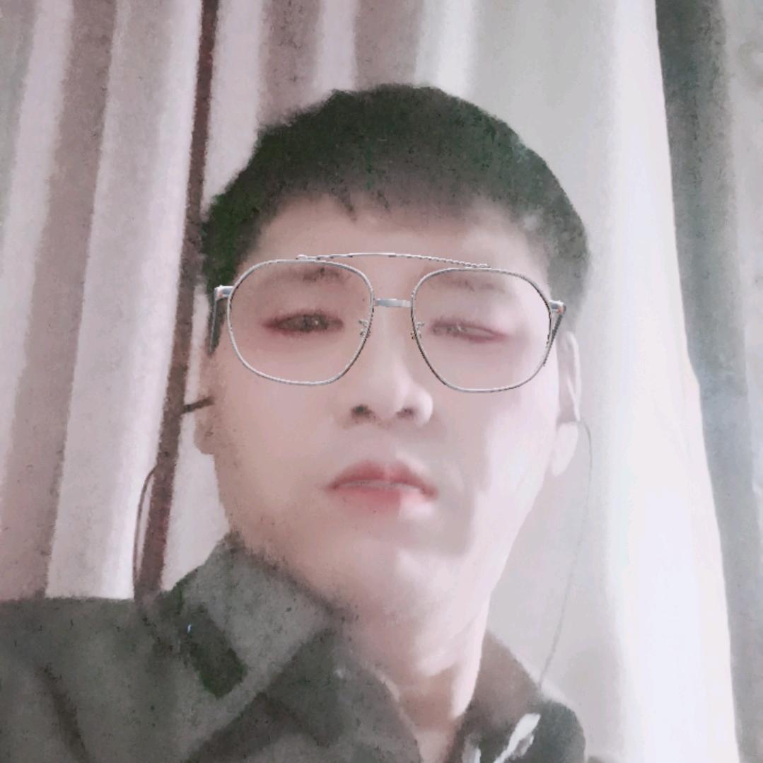三个孩子爸因为家中困难望好心人帮助