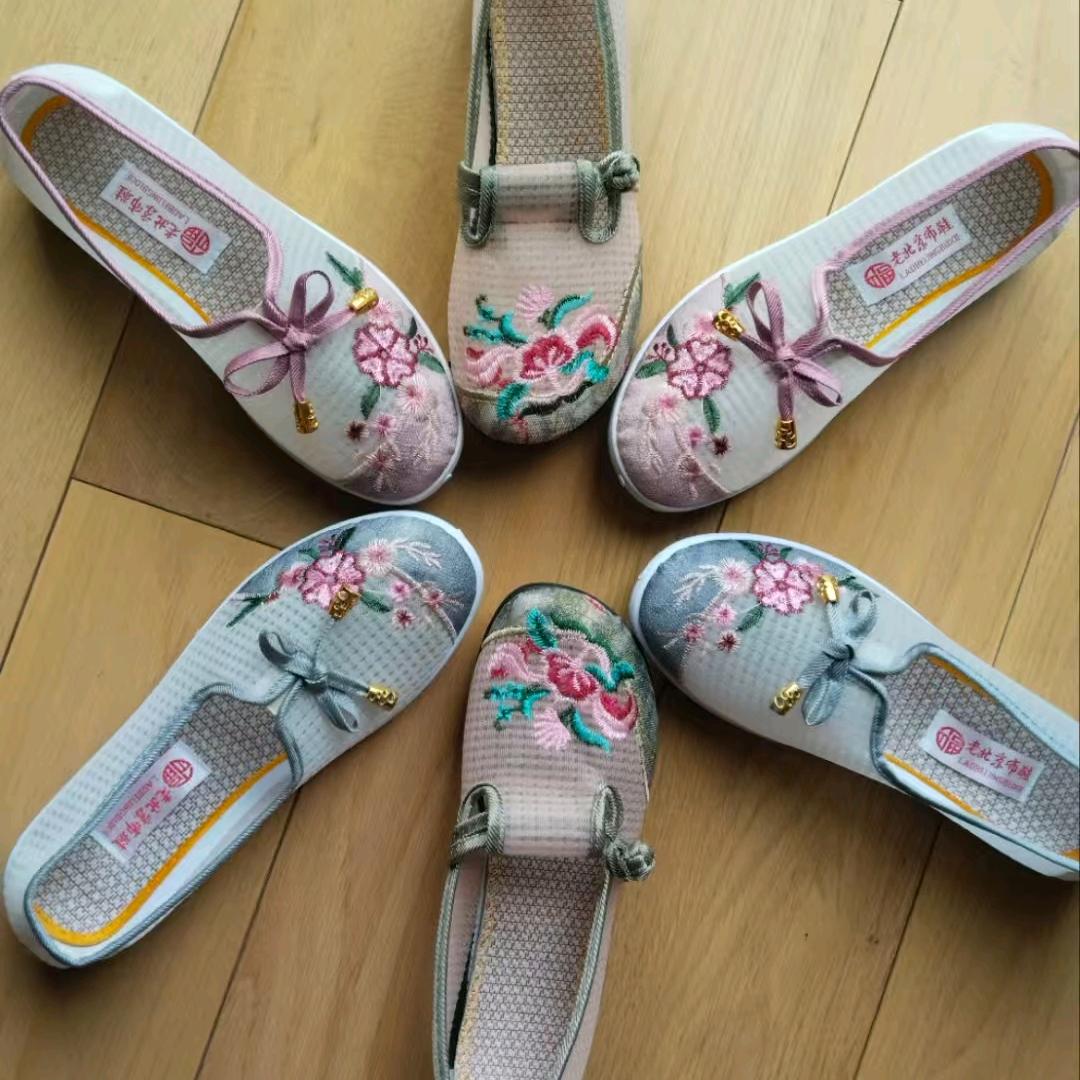 老北京绣花健步鞋