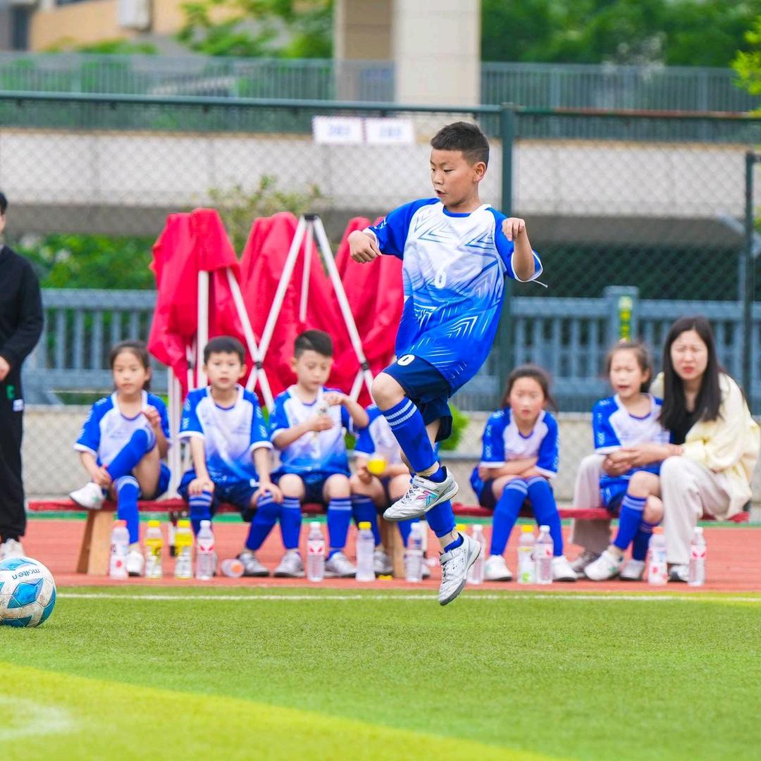 孝丰阿金汽修（阿金棋牌）足球少年兰睿泽