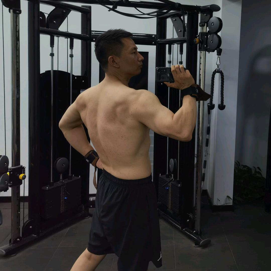 爱钓鱼的李教练🐟