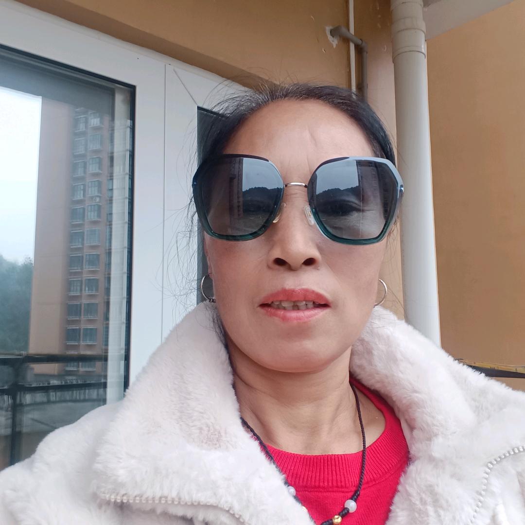 九支玫瑰。没天直播时间没定