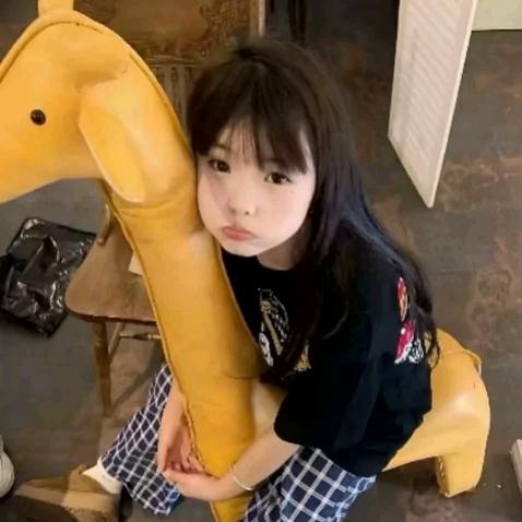 小羊爱吃草莓